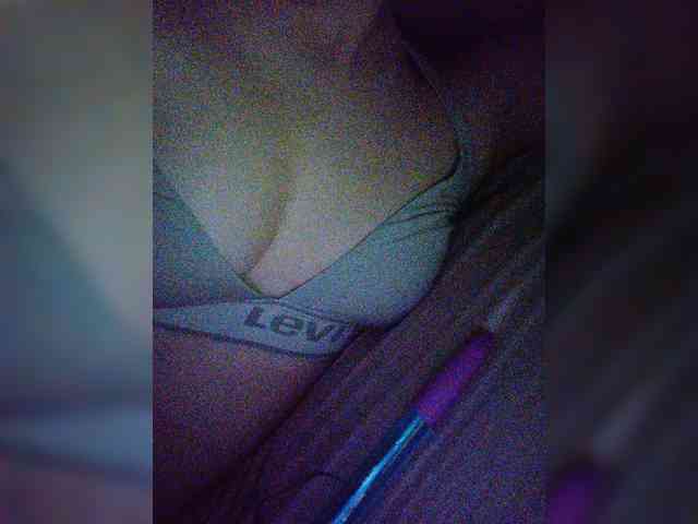 Valerieee69 webcam