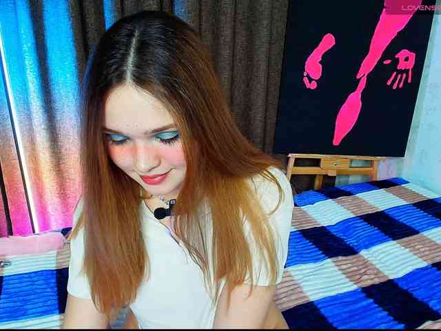 EllaPixy's webcam live show