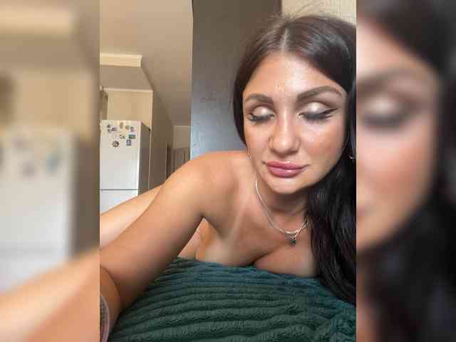 KrastyKiss webcam