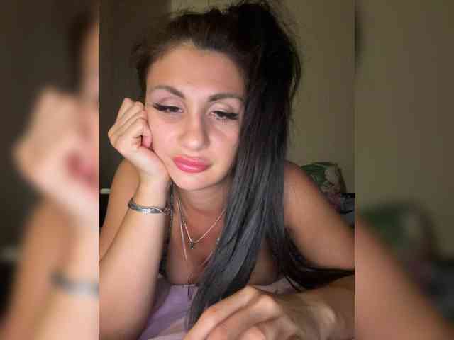 KrastyKiss webcam