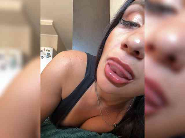 KrastyKiss webcam