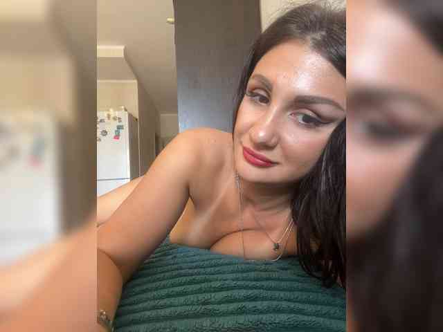 KrastyKiss webcam