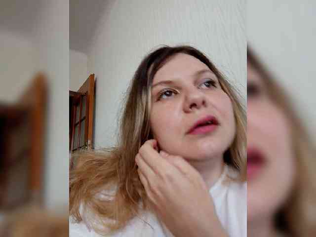 Модель: SexyDina
