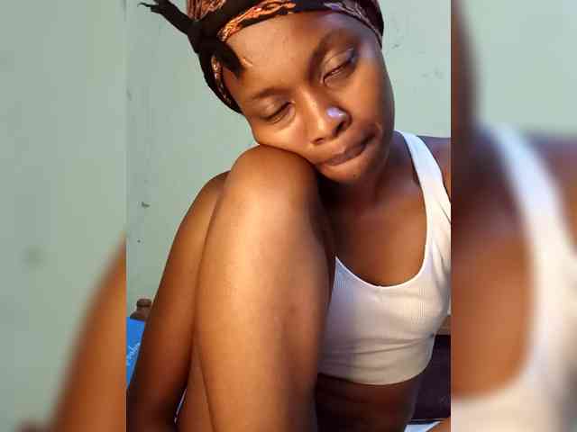 FREAKYSHIL webcam