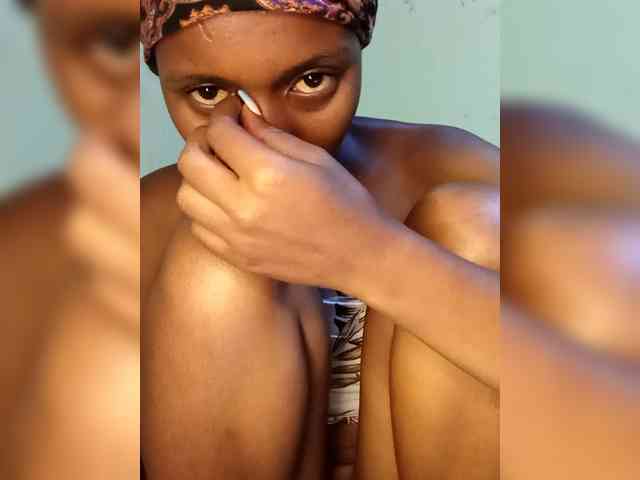 FREAKYSHIL webcam