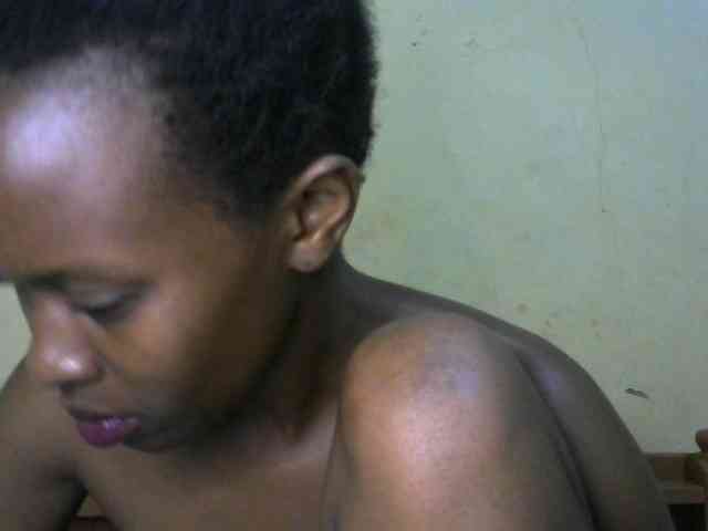 FREAKYSHIL Live Webcam on BongaCams