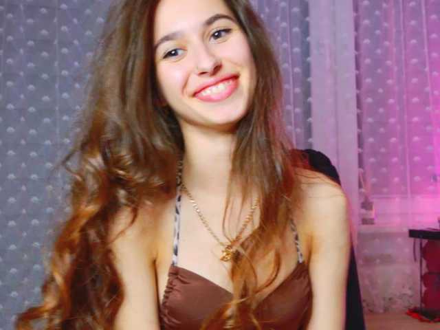 Bella-Rosee4u live cam on BongaCams