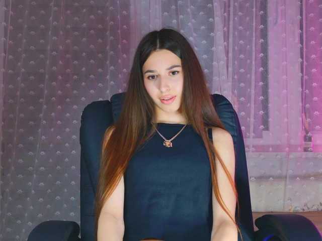 Bella-Rosee4u live webcam show