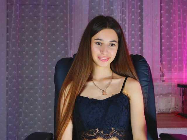 Bella-Rosee4u live cam on BongaCams