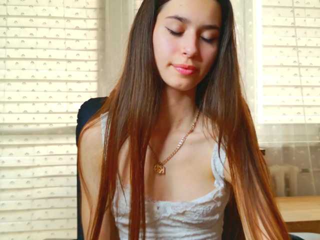 Bella-Rosee4u live cam on BongaCams