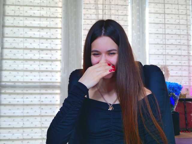 Bella-Rosee4u, en directo ahora en BongaCams
