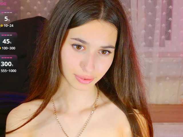 Bella-Rosee4u live cam on BongaCams