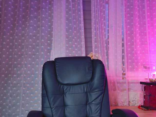 Bella-Rosee4u live cam on BongaCams