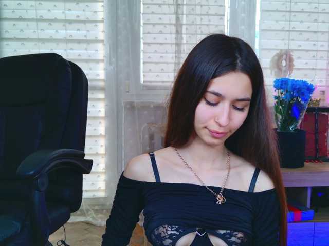 Bella-Rosee4u, en directo ahora en BongaCams
