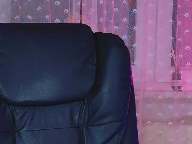 Bella-Rosee4u live cam on BongaCams