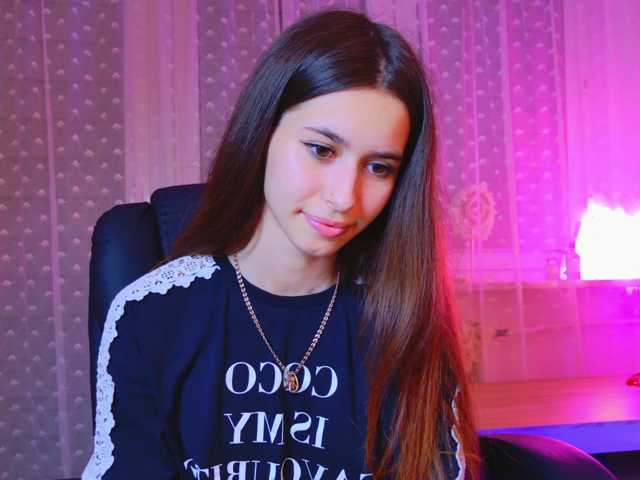 Bella-Rosee4u live cam on BongaCams