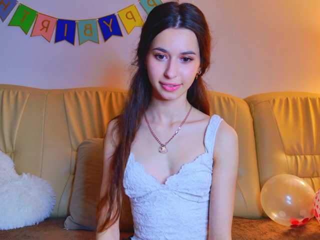 Bella-Rosee4u live cam on BongaCams