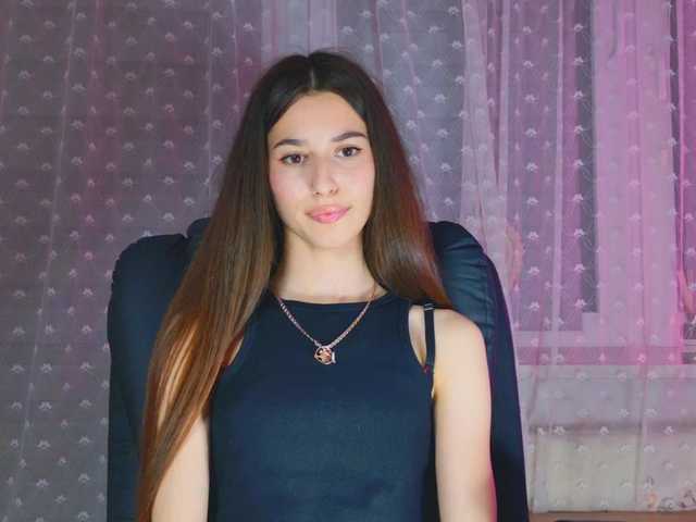 Bella-Rosee4u live cam on BongaCams
