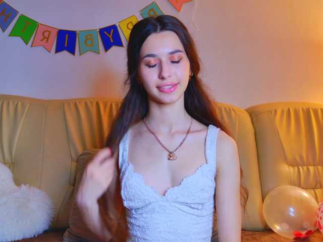 Bella-Rosee4u live cam on BongaCams
