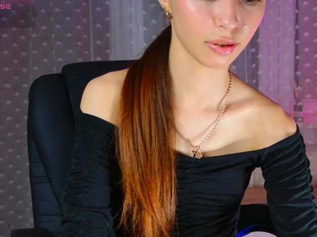 Bella-Rosee4u live cam on BongaCams