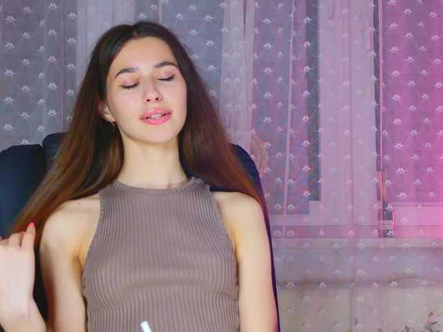 Bella-Rosee4u live cam on BongaCams