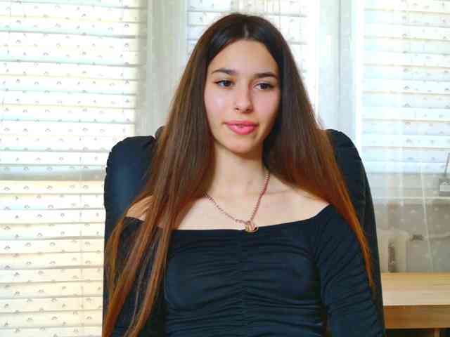Bella-Rosee4u webcam