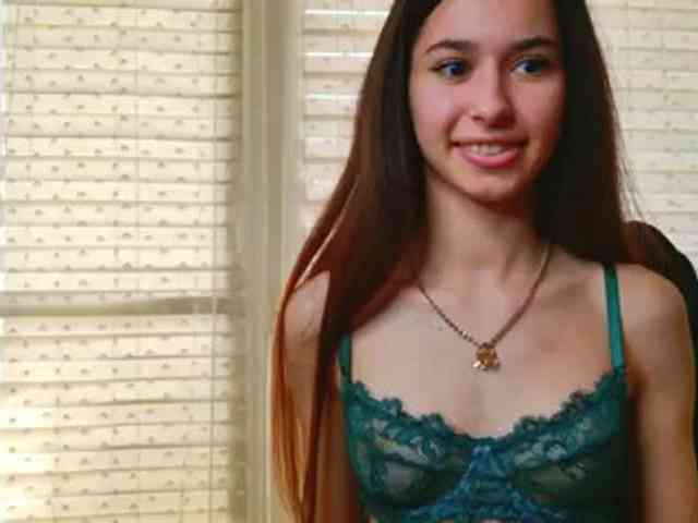 Bella-Rosee4u webcam