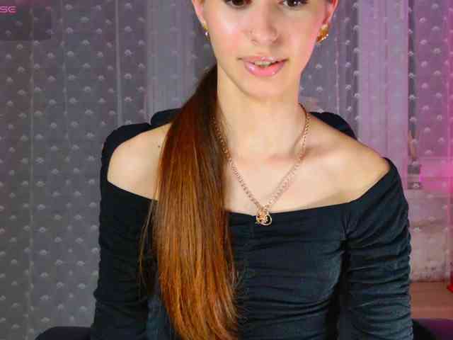 Bella-Rosee4u webcam