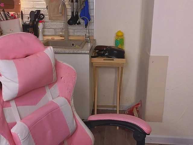 le modèle SunshuneX est en webcam porno dans un show sur le site bongacams, il possède les tags suivants: White/Caucasian,Redhead,Shaved