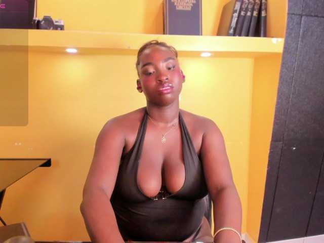SaharaBailey live cam on BongaCams