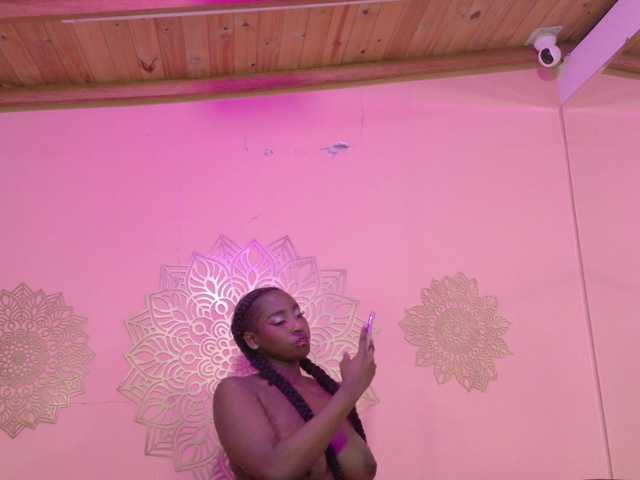 SaharaBailey live cam on BongaCams