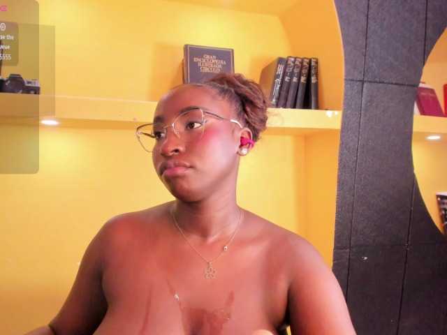 SaharaBailey live cam on BongaCams