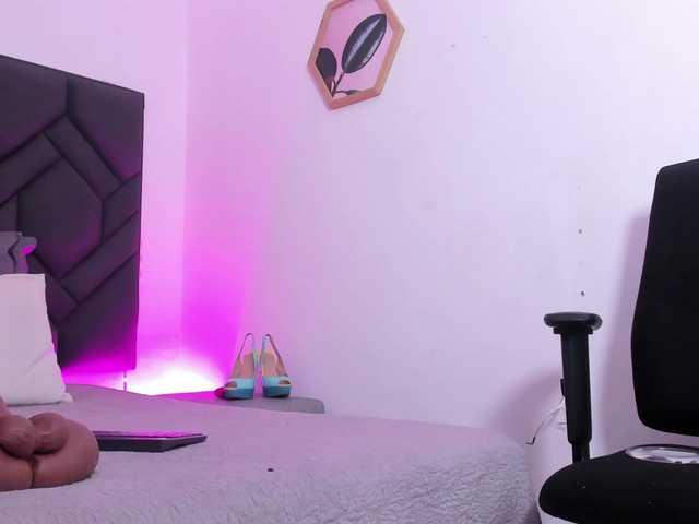 Charlotte-fuentes live cam on BongaCams