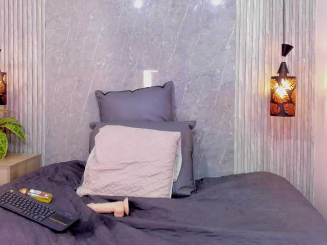 Charlotte-fuentes's BongaCams show and profile