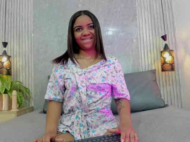 Model: Charlotte-fuentes