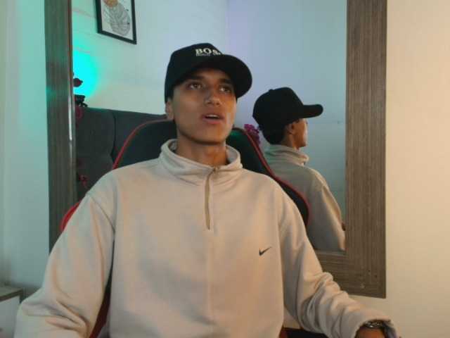 AlanColthon live cam