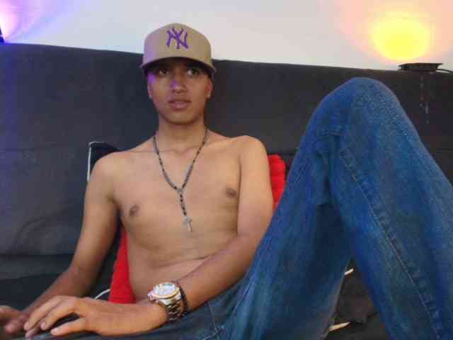 AlanColthon Live Webcam on BongaCams