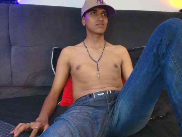 AlanColthon Live Webcam on BongaCams