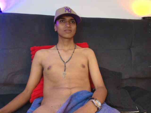 AlanColthon Live Webcam on BongaCams