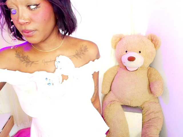 sweetmia-5 live cam on BongaCams