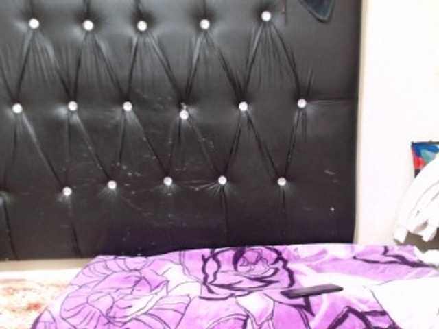 Henny02267 live cam on BongaCams