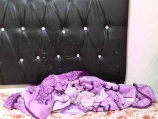 Henny02267 webcam