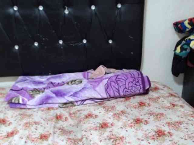 Henny02267 webcam
