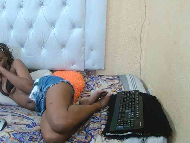 Henny02267 webcam