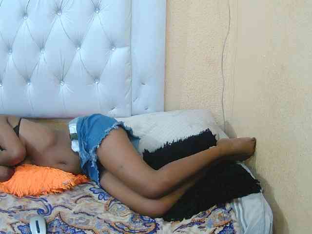 Henny02267 webcam