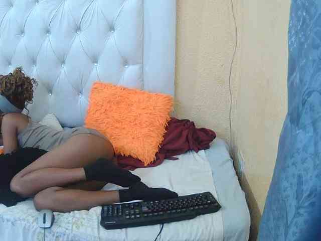 Henny02267 webcam
