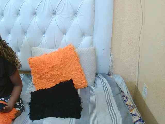 Henny02267 webcam