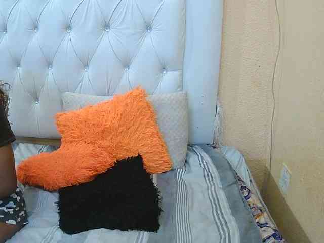 Henny02267 webcam