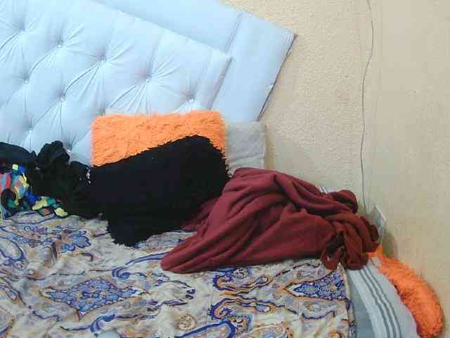 Henny02267 webcam