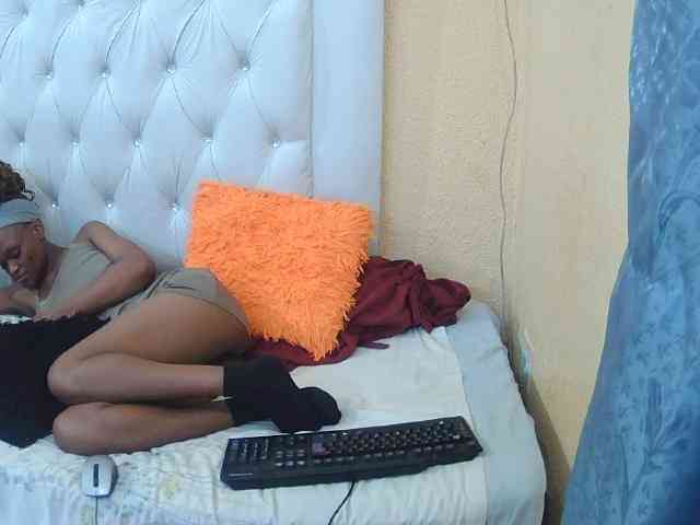 Henny02267 webcam